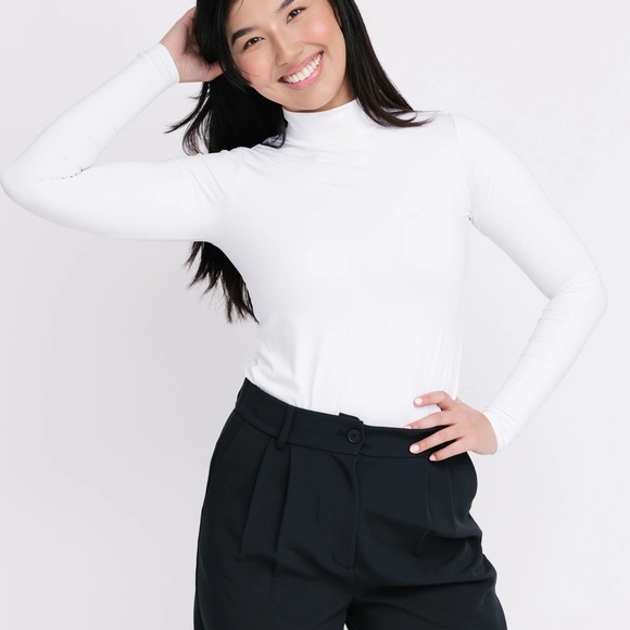 Smash & Tess CASEY MOCK NECK LONG SLEEVE TEE IN WHITE - Picture 1 of 2